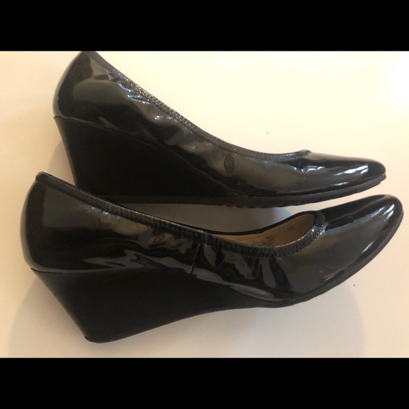 Cole Hann Sadie Wedge - Picture 7 of 8